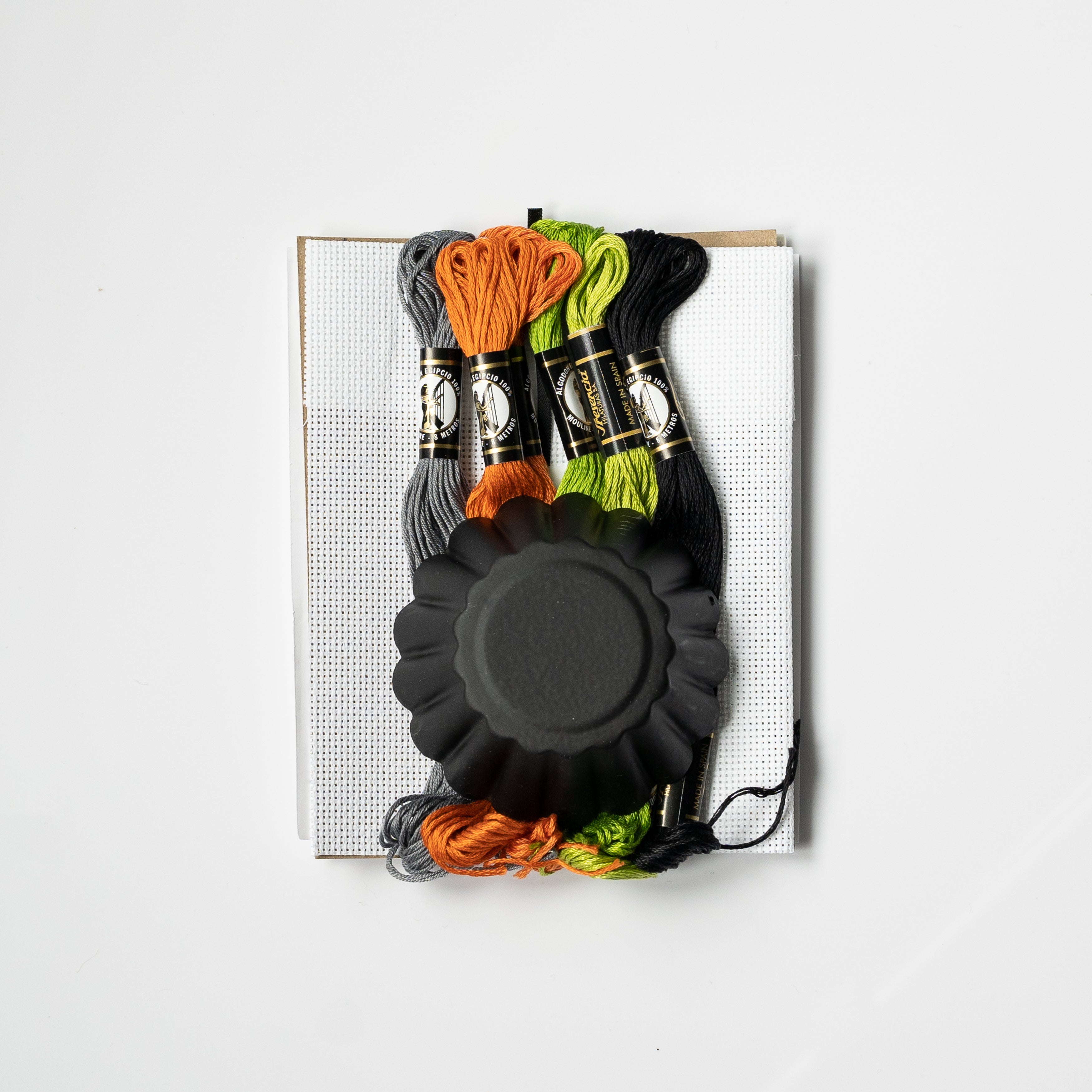 Cat w/ Pumpkin Spooky Ornament