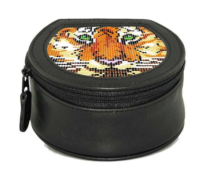 Needlepoint Lee Jewelry Case Leather Black Canvas Sold 
